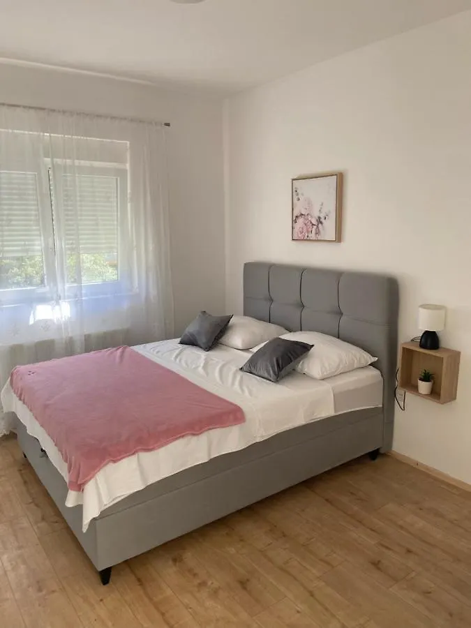 Apartmani Gojko Biograd Na Moru