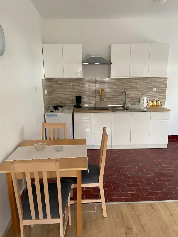 Apartmani Gojko Biograd Na Moru