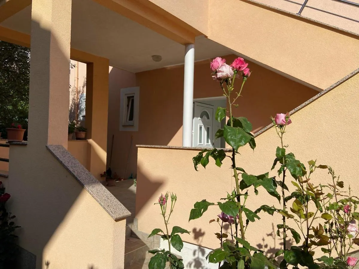 Apartmani Gojko Biograd Na Moru