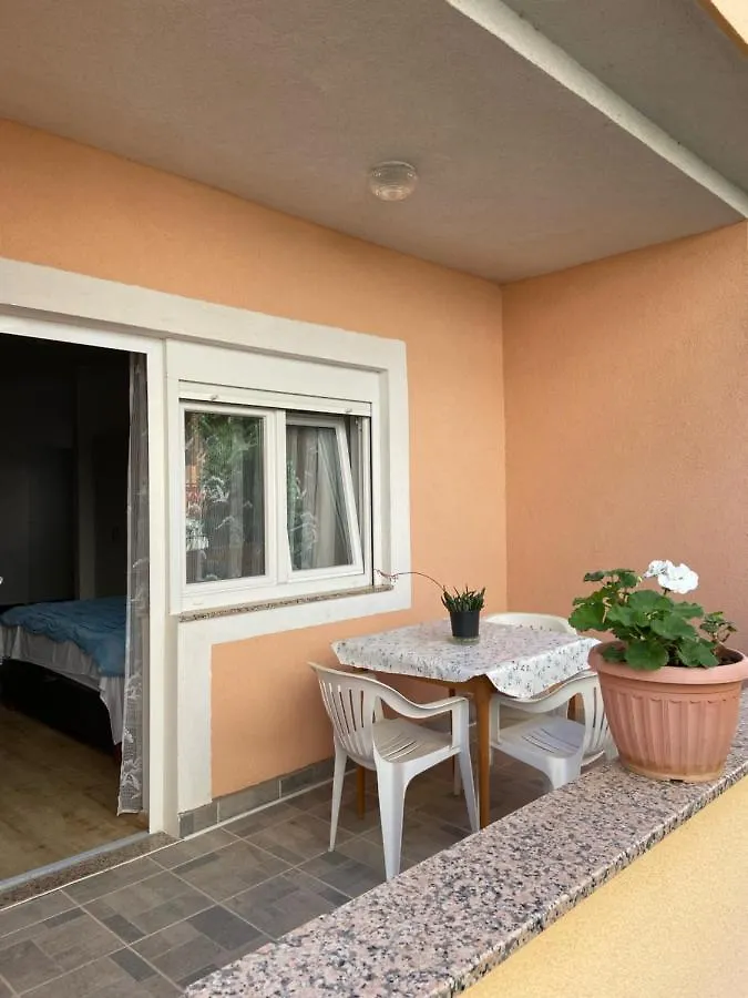 Apartmani Gojko Biograd Na Moru 0*,